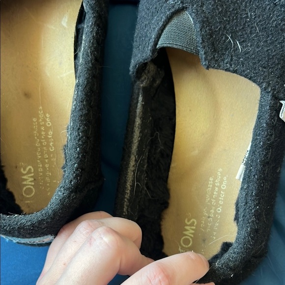 Toms Black Minimalist Slip-On Flats - Picture 8 of 8